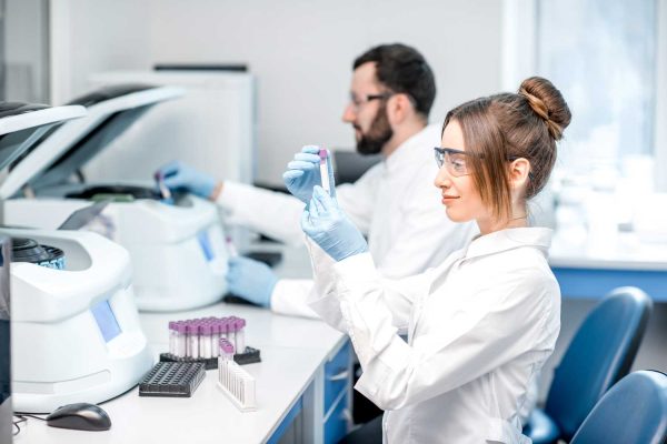 How Much Do Lab Techs Make a Year