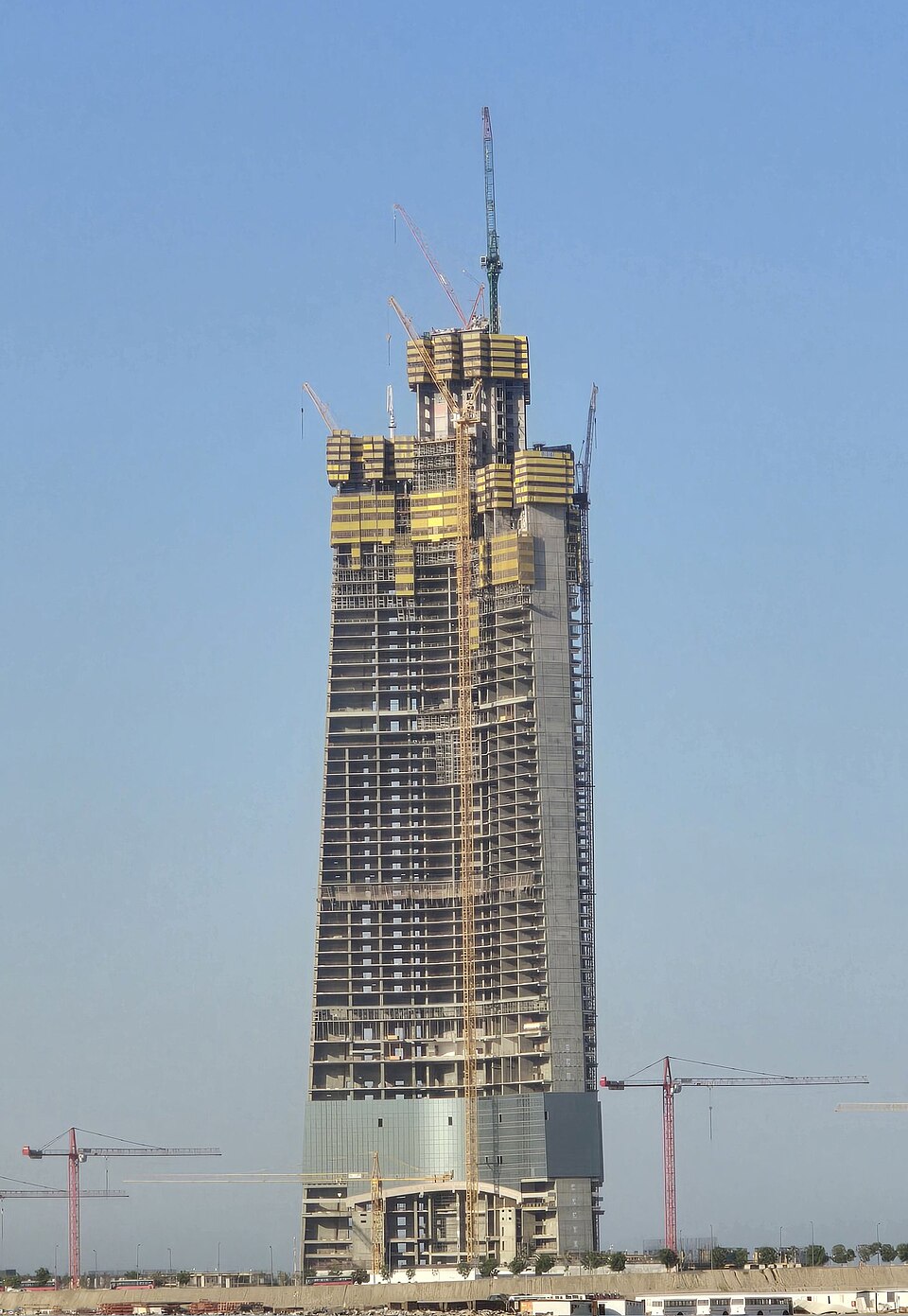 How Much Do Tower Techs Make: Unveiling Top Salaries Today