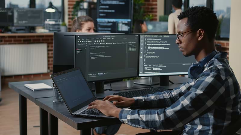 What Do Tech Consultants Do: Unveiling Expert Solutions Today