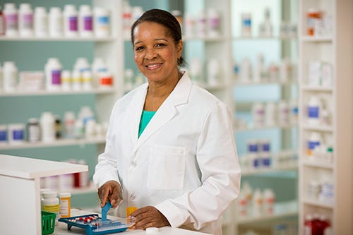 What Does a Pharmacy Tech Do
