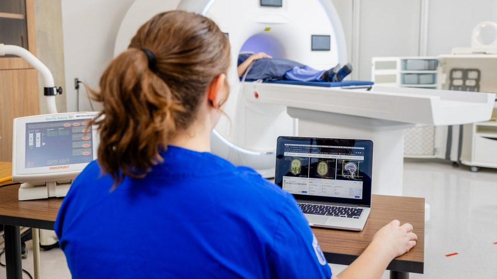 What Does an Mri Tech Do