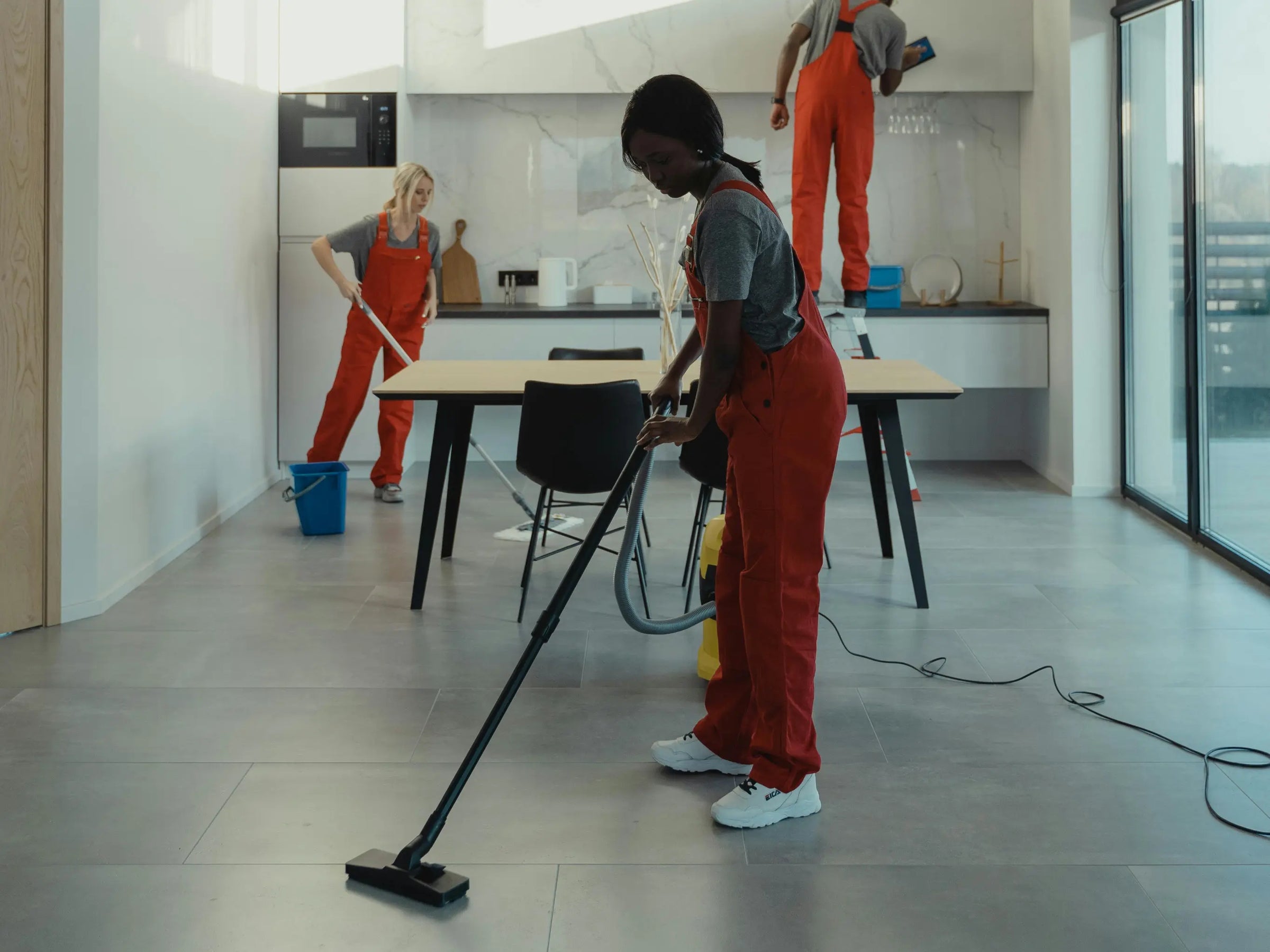 What is a Floor Tech: The Ultimate Guide to Flooring Experts and Maintenance