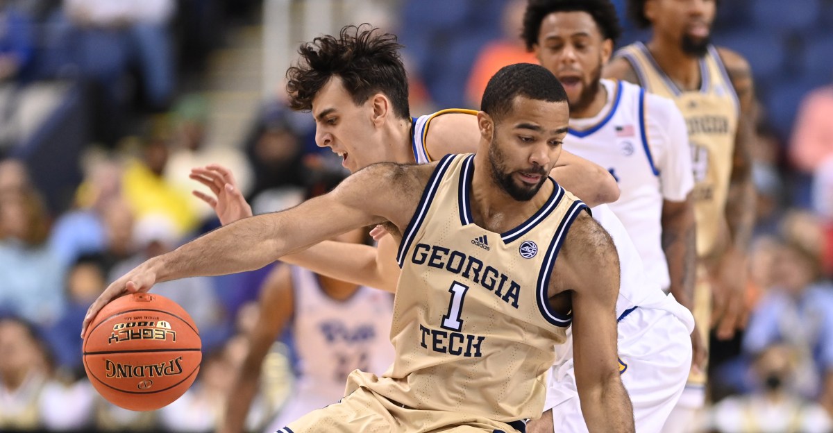 What is a Tech in Basketball: Ultimate Guide to Technical Fouls