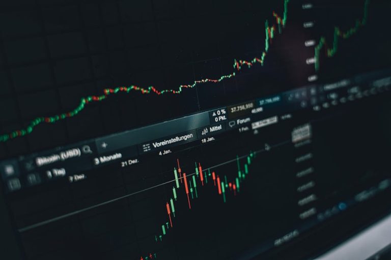 Will Tech Stocks Rebound: Expert Insights & Market Predictions